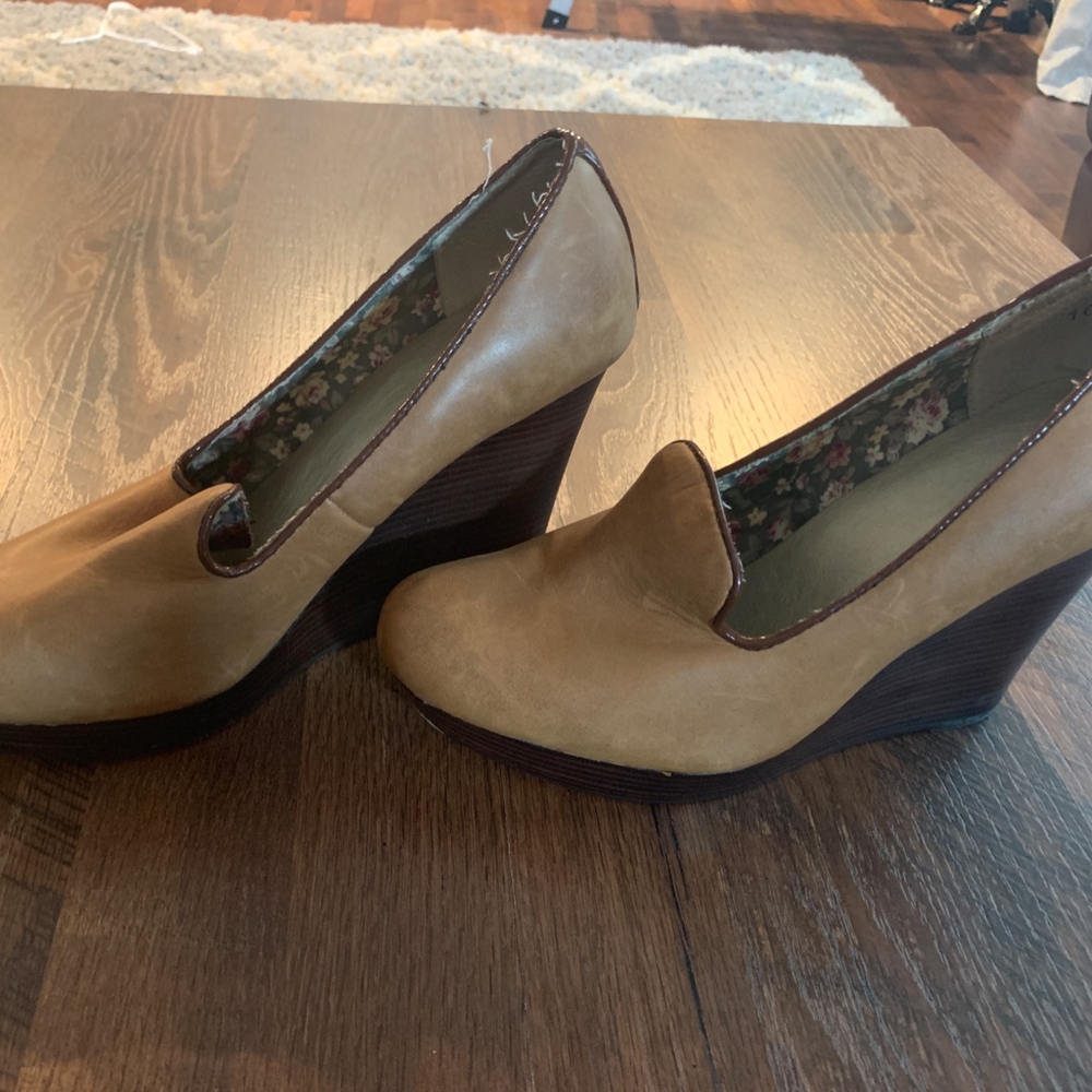 Seychelles Brown Leather Wedges sz 10